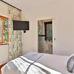 Knightsbury Guest House